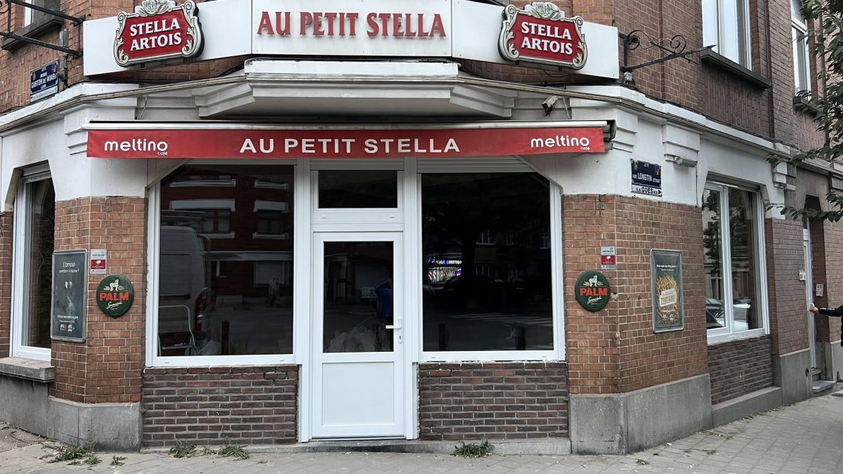 Au Petit Stella Jette Bruxelles Châssis PVC Salamander