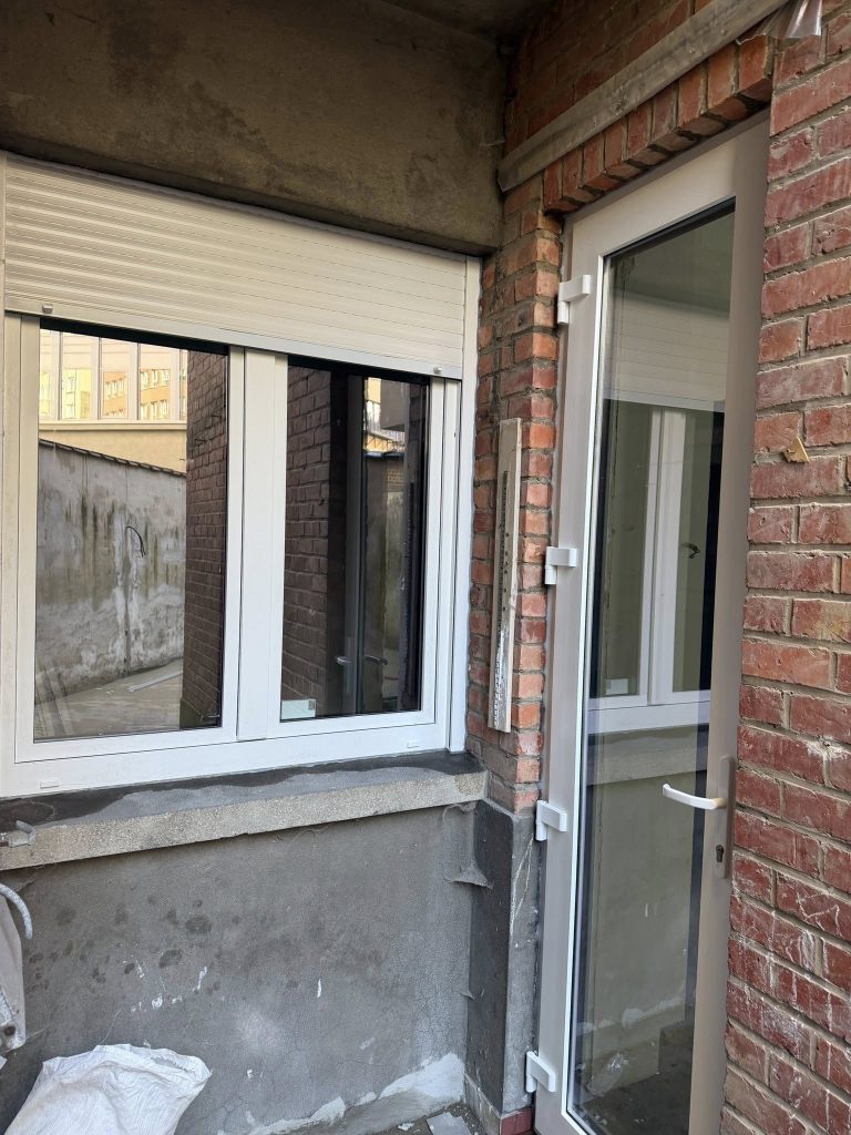 Schaerbeek: Châssis PVC Salamander 76