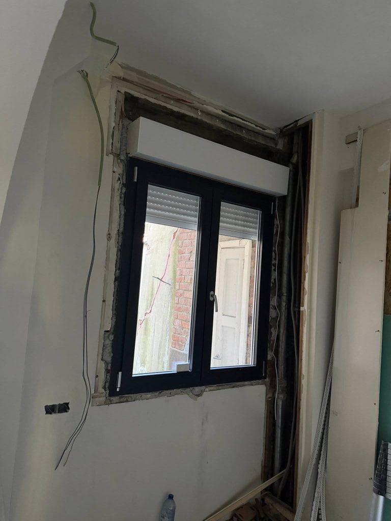 Schaerbeek: Châssis PVC Salamander 76
