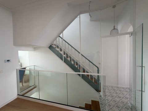 Auderghem: Garde-corps en verre feuilleté 88.2 et Cloison vitrée
