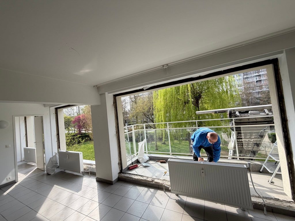 Anderlecht: Châssis PVC Salamander 76 Bruxelles