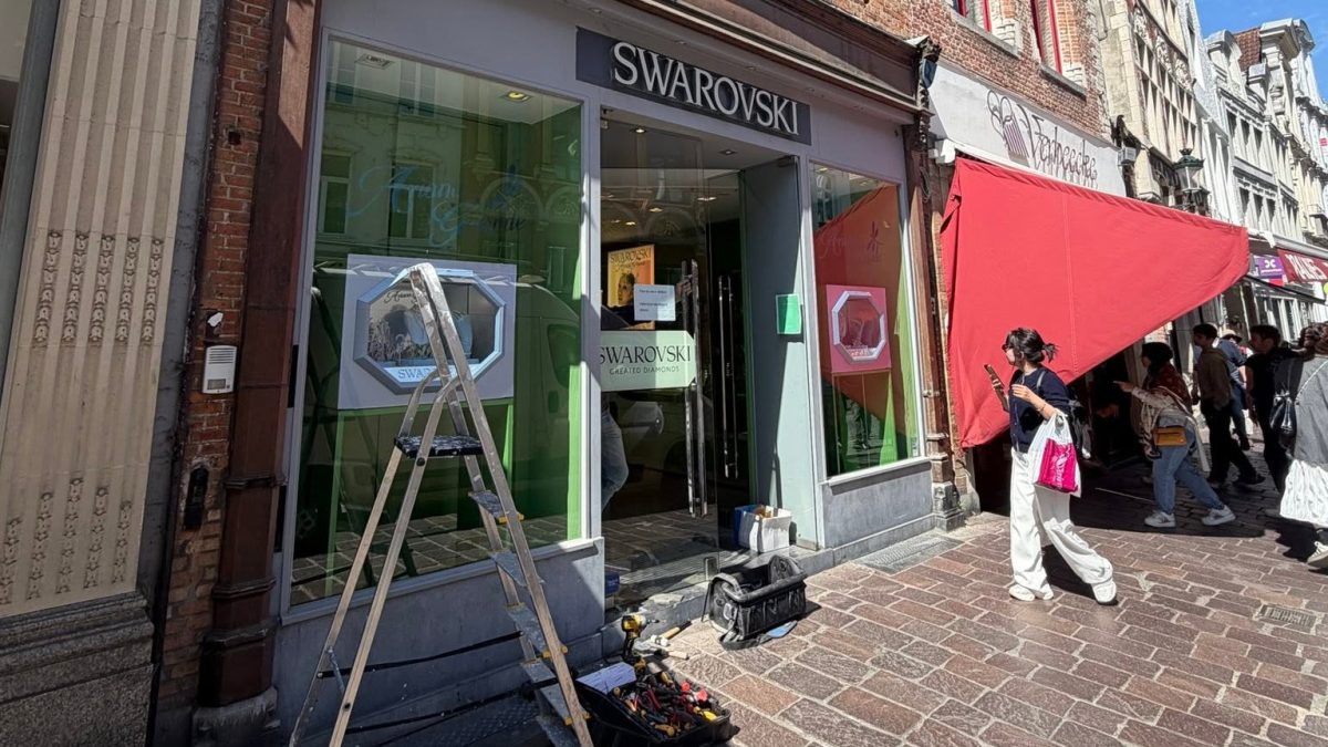 Swarovski Bruges: Porte en verre trempé